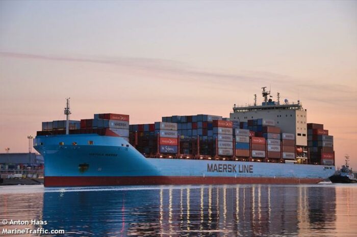 Maersk переводит “ледовые” контейнеровозы в Канаду