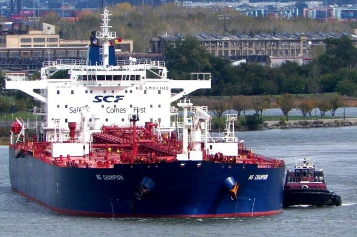 Танкеры с российской нефтью выключают AIS в Атлантическом океане