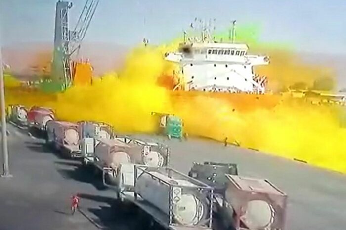 Сотни раненых и 12 погибших: в порту Акаба взорвалась цистерна с хлором