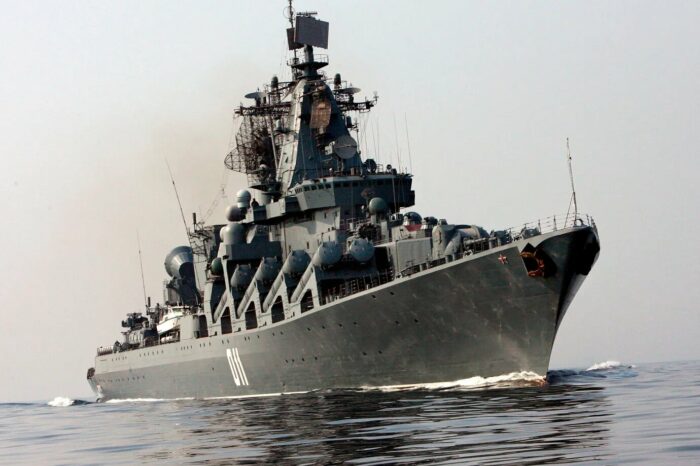 Российский крейсер заметили недалеко от побережья Италии