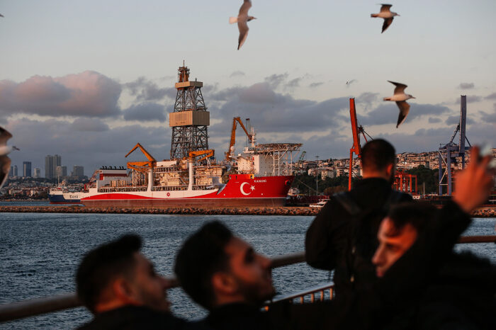 Турция прокладывает новый газопровод в Черном море