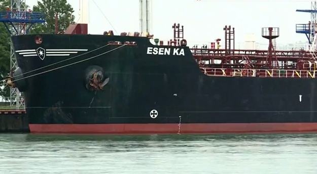 Грузия не разрешила разгрузить танкер с подсанкционной нефтью