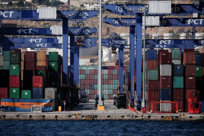 Несговорчивость контейнерных линий бьет по украинским импортёрам