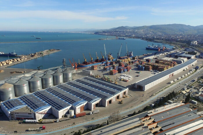 Турецкие порты активно торгуют с оккупантами