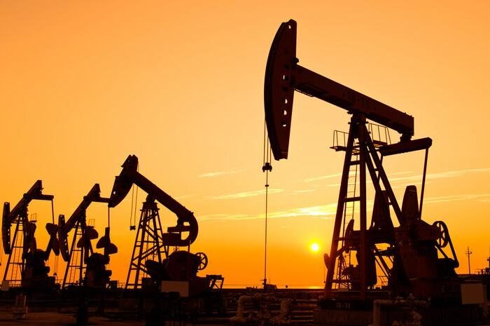 РФ меняет логистику нефти из-за санкций Запада