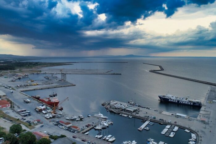 Греция продает порты Александруполис и Игуменица