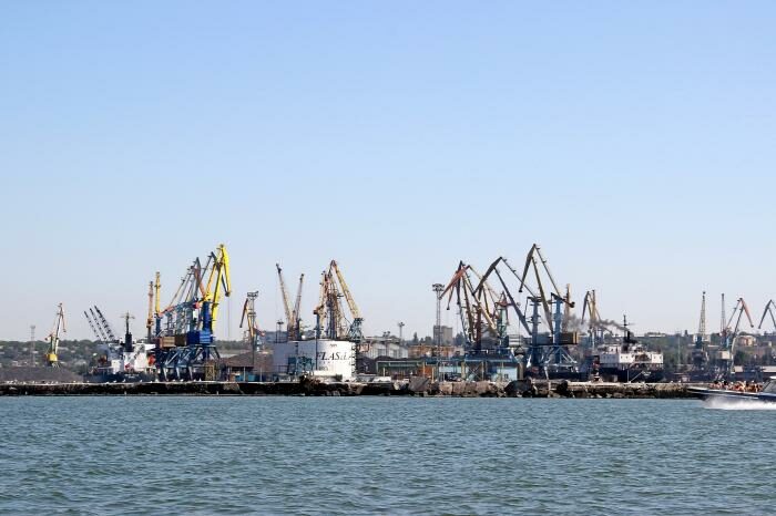 Рф планирует вывезти из Бердянска 250 тыс. тонн зерна