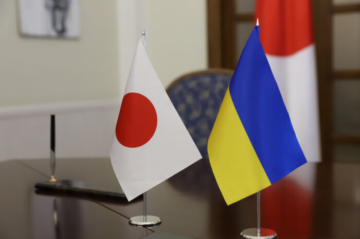 Япония выделила $17 млн на хранение зерна в Украине