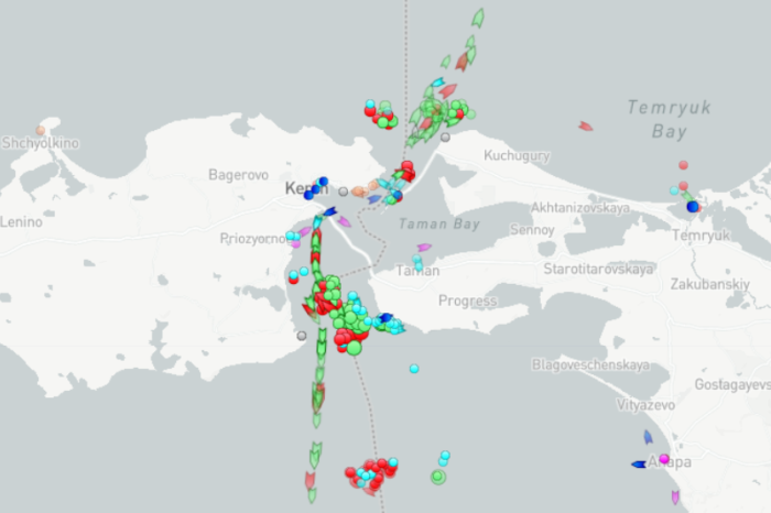 Через Керченский пролив рф пропускает более 80 судов в сутки