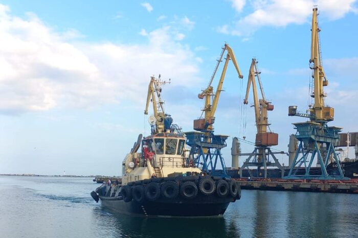 Буксир «Булат» вернулся в порт Одессы из Турции