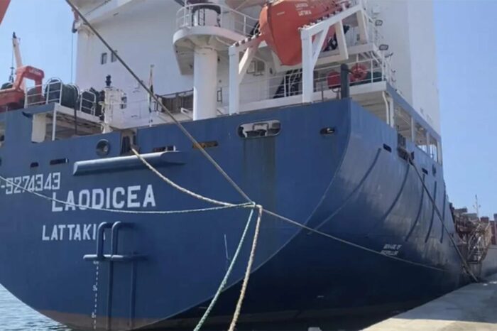 МИД Украины призвало Ливан не отпускать судно с краденым зерном