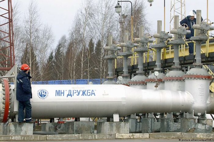 Через Україну відновили транзит російської нафти