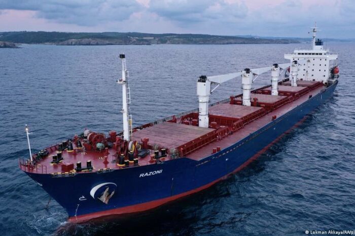 Вантаж першого українського судна залишився без покупця
