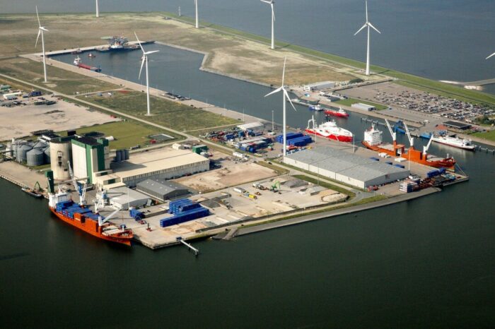 В порт Нідерландів прибуло перше судно з газом для Чехії