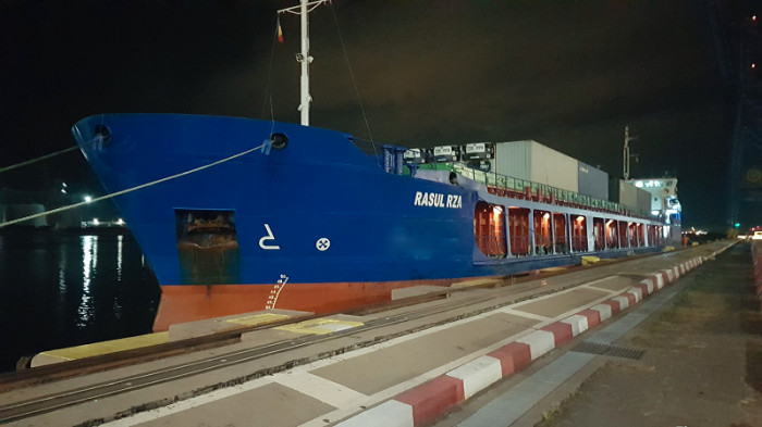 Азербайджанське судно вперше транспортувало вантажі Чорним морем з Узбекистану