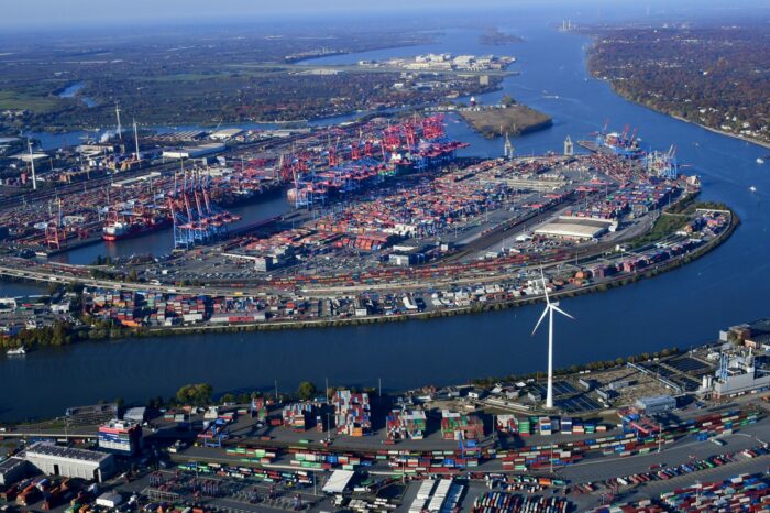 Плани COSCO щодо акцій в порту Гамбурга можуть зірватись