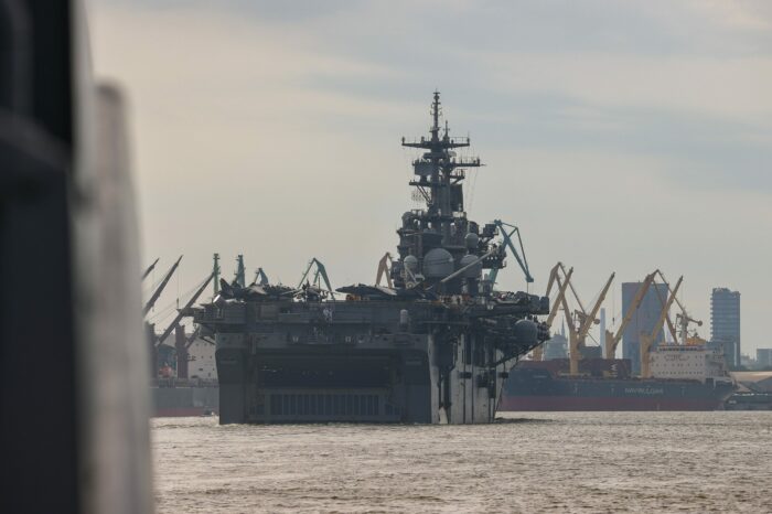 США відправили Латвії свій військовий корабель