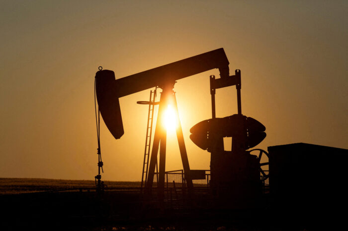 Нафта дешевшає через спад у світовій економіці