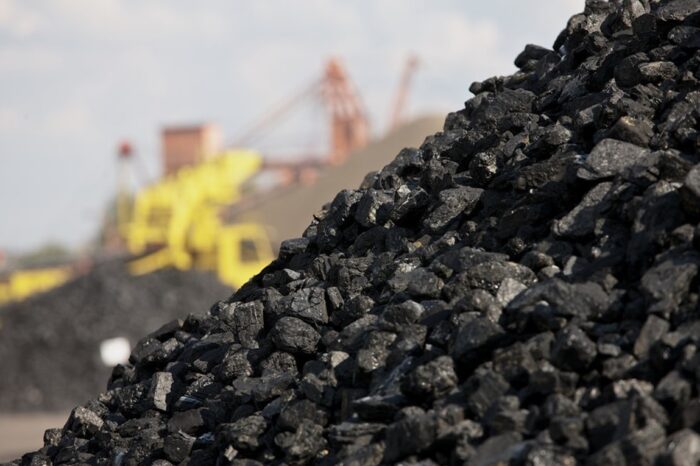 Експорт українського вугілля повністю заборонив Кабмін