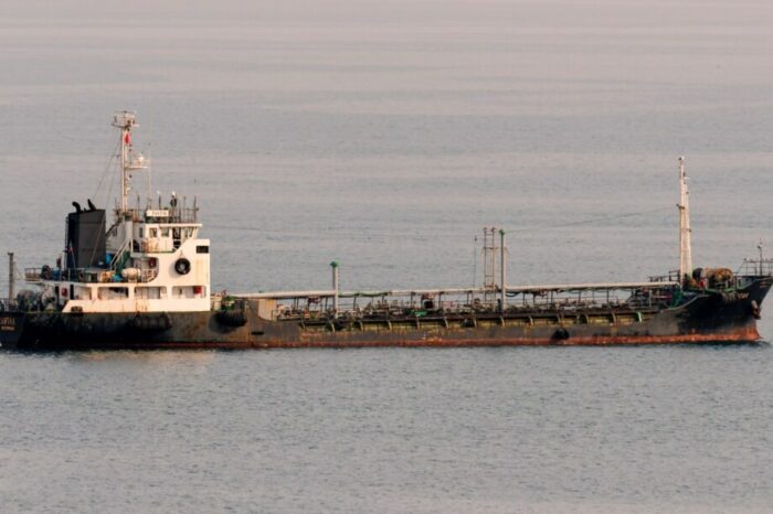 Росія використовує іранські “тіньові” танкери задля обходу санкцій
