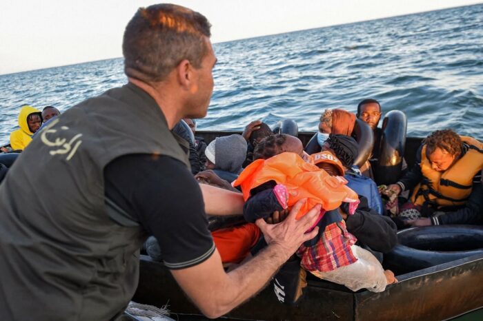 Два човна з мігрантами затонули поблизу Греції