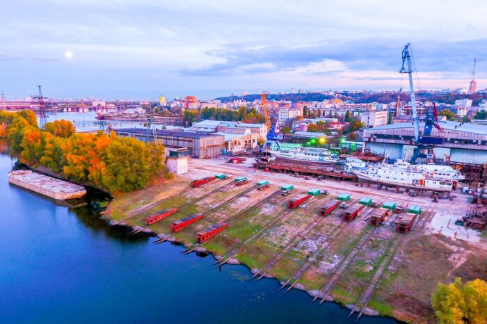 Майно Київського суднобудівного заводу продають за борги