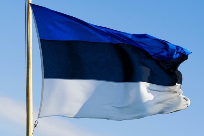 Естонія хоче достроково припинити весь імпорт нафтопродуктів з росії