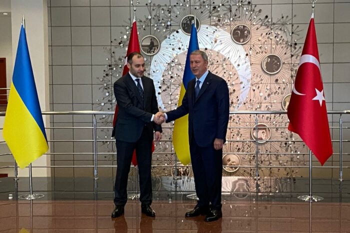 Україна та Туреччина підтримують подовження дії «зернових коридорів»