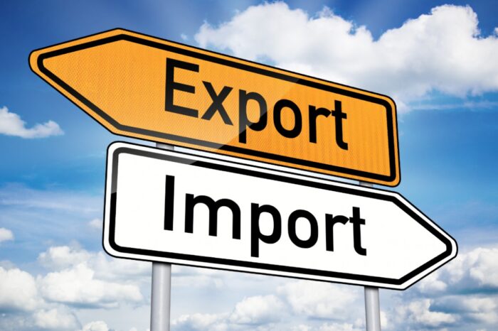 За рік експорт з України скоротився майже на третину