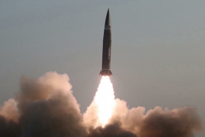 Північна Корея знову запустила балістичну ракету в напрямку Японського моря