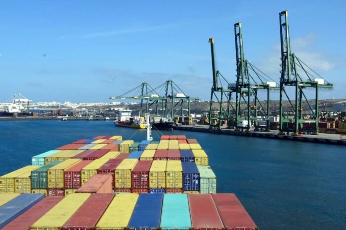 Уряд Бангладеш заборонив вхід у порти майже 70 російським суднам