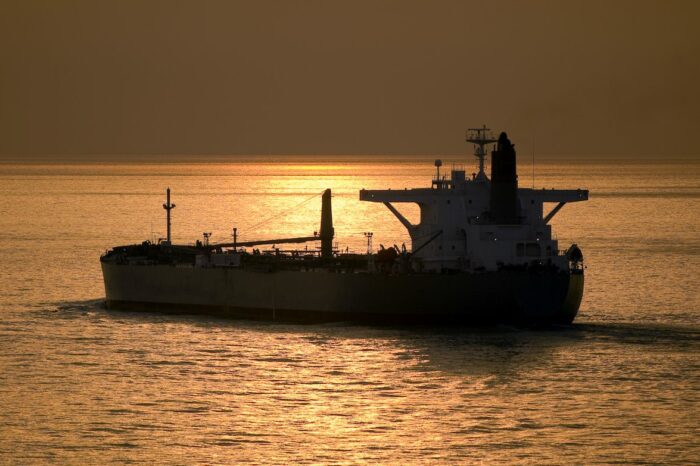 До Бразилії прямує танкер із російською арктичною нафтою 