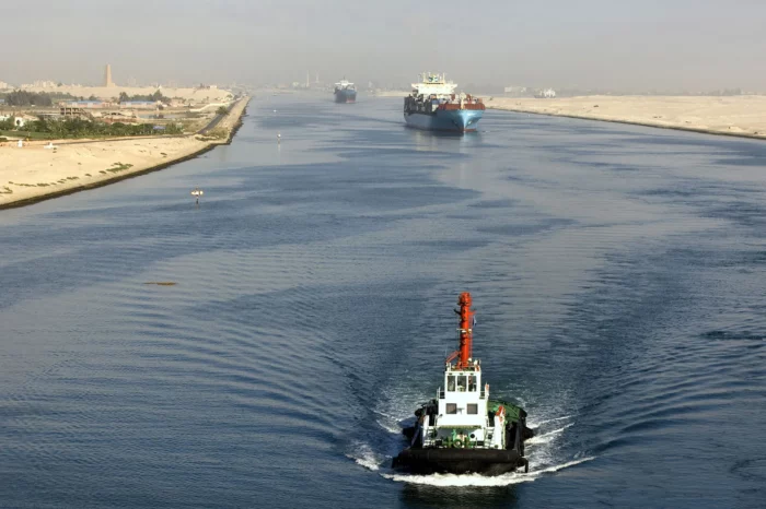 Два танкери зіштовхнулися в Суецькому каналі