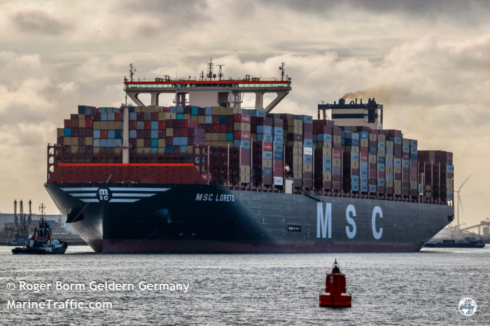 Найбільший контейнеровоз у світі зайшов у порт Антверпен-Брюгге