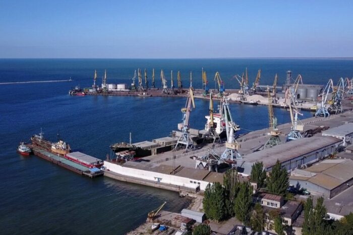 У порту Бердянська помітили два російські судна