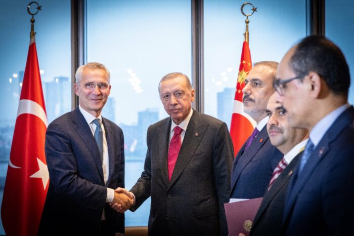 Ердоган та генсек НАТО обговорили відновлення Зернової угоди 