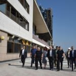 Боррель на власні очі побачив наслідки російських атак на Одеський порт