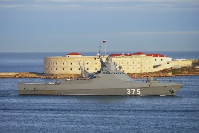 ЗСУ уразили два російські кораблі типу «Василій Биков» у Чорному морі