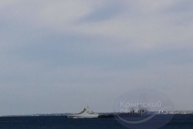 ЗМІ: У Севастополі вибухнув російський корабель-носій «Калібрів» (відео)